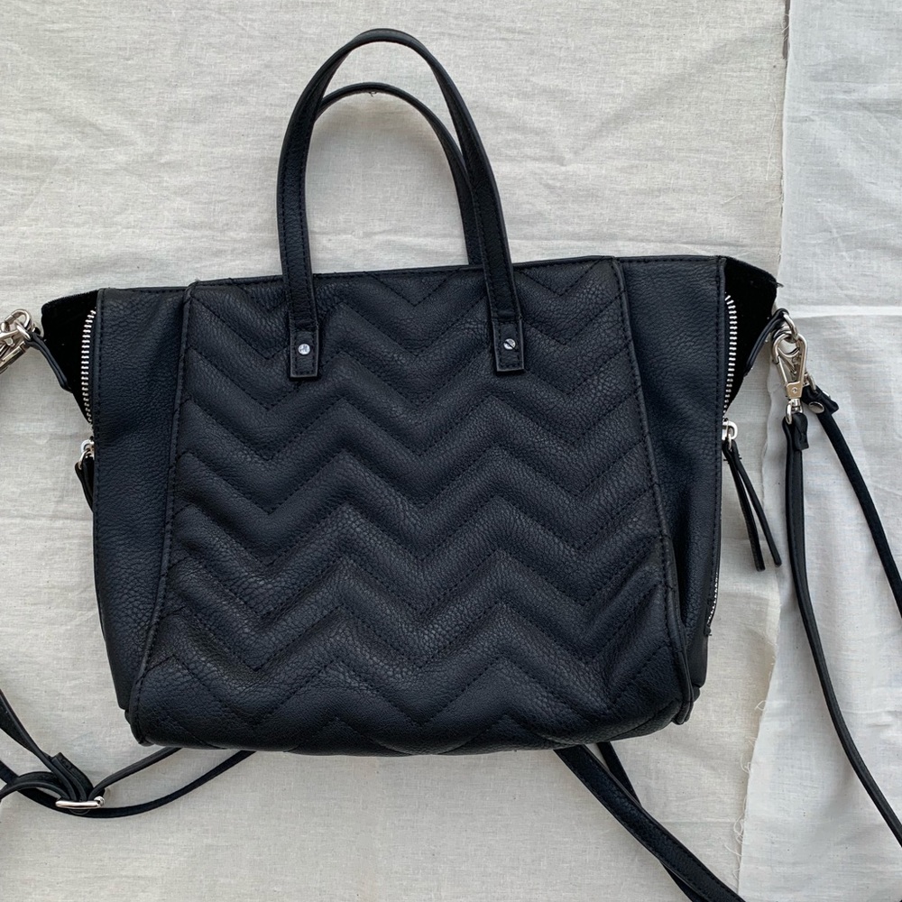 BLACK CROSSBODY BAG - CANDIE’S